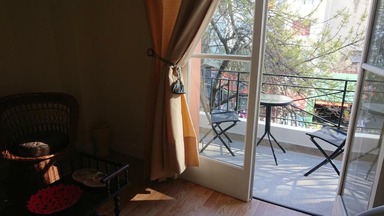 Excelente Departamento Con Balcon A La Calle Sobre Avenida Apartment Buenos Aires