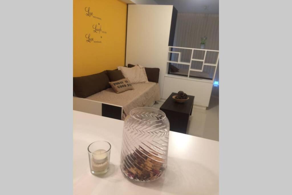 Cozy, Lots Of Light, Great Location *