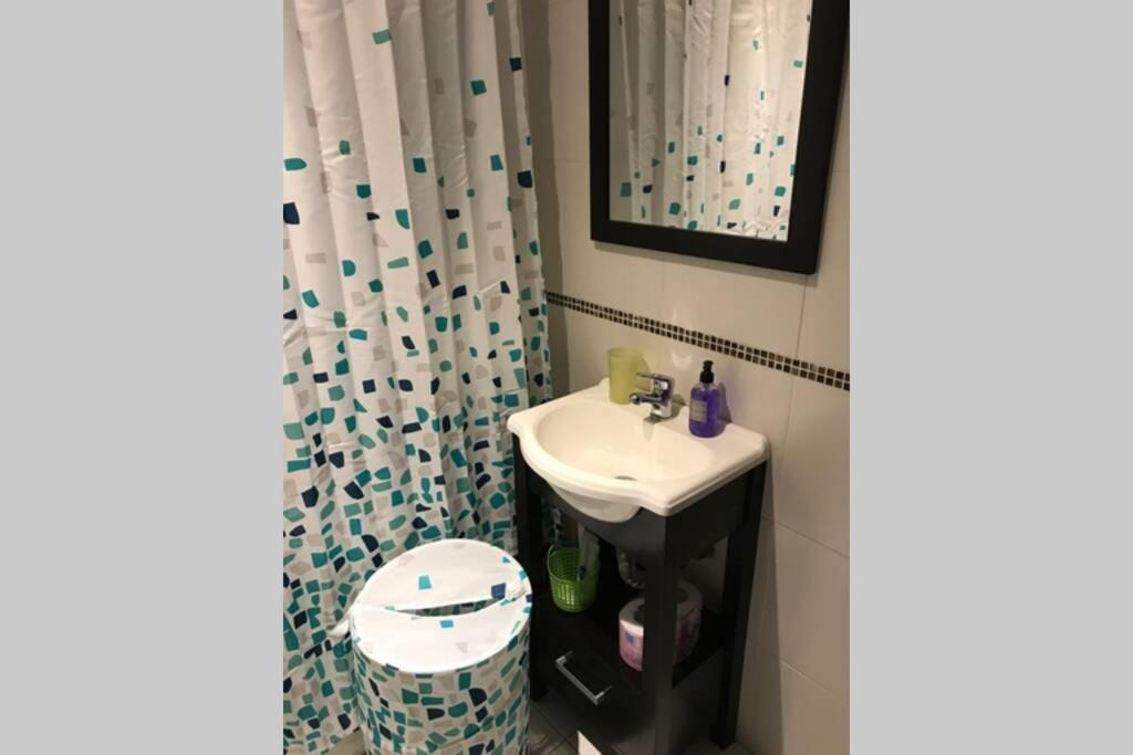 Apartment Cozy, Lots Of Light, Great Location *