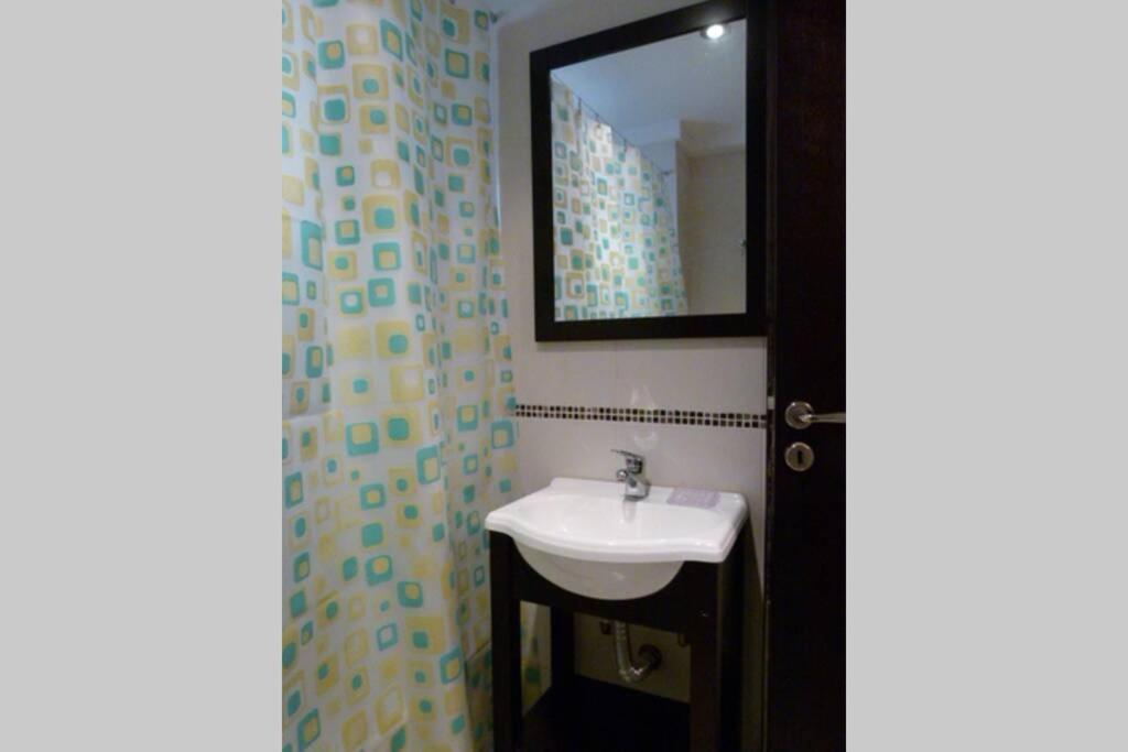 Apartment Cozy, Lots Of Light, Great Location *
