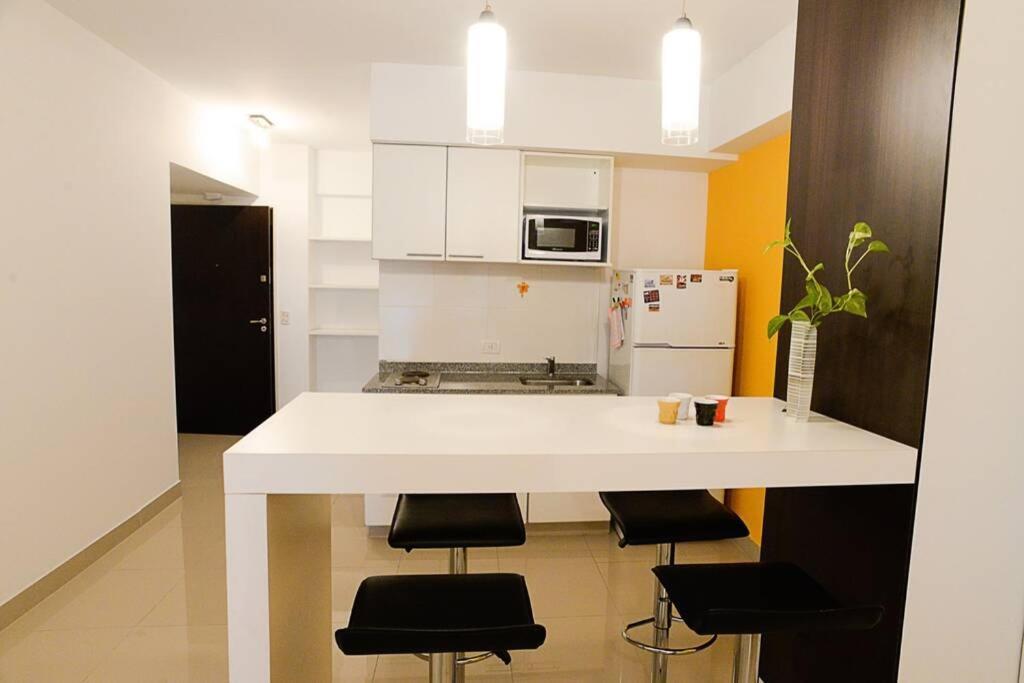 Apartment Cozy, Lots Of Light, Great Location *