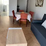 3 Amplios Ambientes Excelente Ubicacion-Avenida Corrientes Almagro- Cerca De Todo