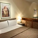 Mayla Apartments