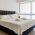 Apartamento Blanco Con Balcon