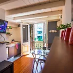 Duplex En Centro Historico Y Turistico Sobre Av. De Mayo