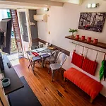 Duplex En Centro Historico Y Turistico Sobre Av. De Mayo