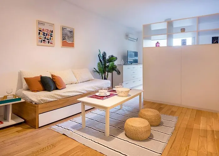 Warm, Quiet & Inviting Retreat - Steps From Palermo