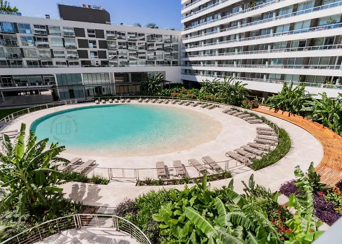 Stunning 1Br Apartment W/ Pool, Gym, Spa & Sauna