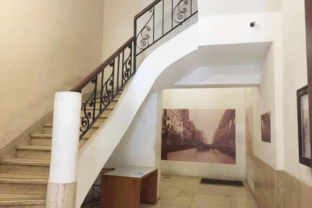 Duplex En Centro Historico Y Turistico Sobre Av. De Mayo *
