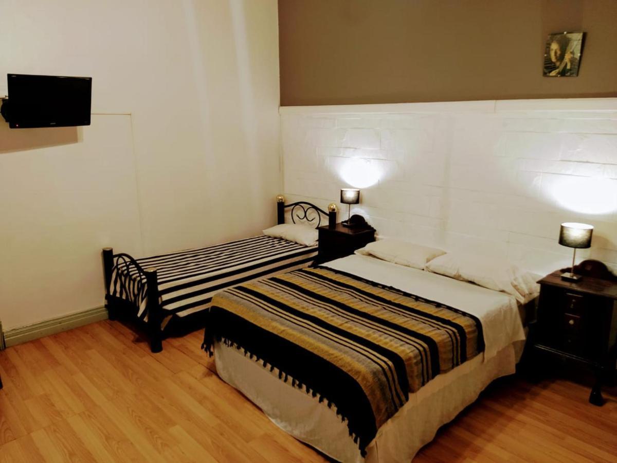 Play Soho Hostel *