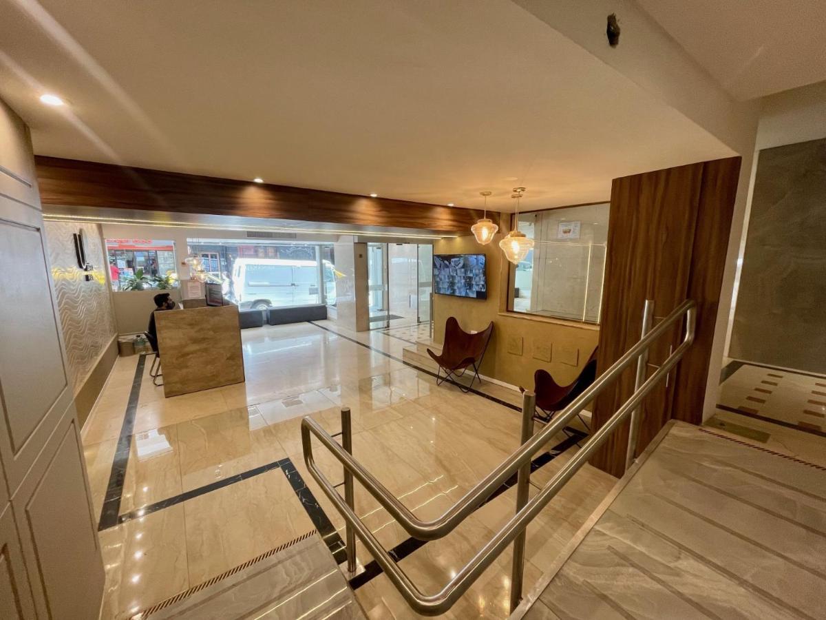 Hotel Up America Plaza 3*