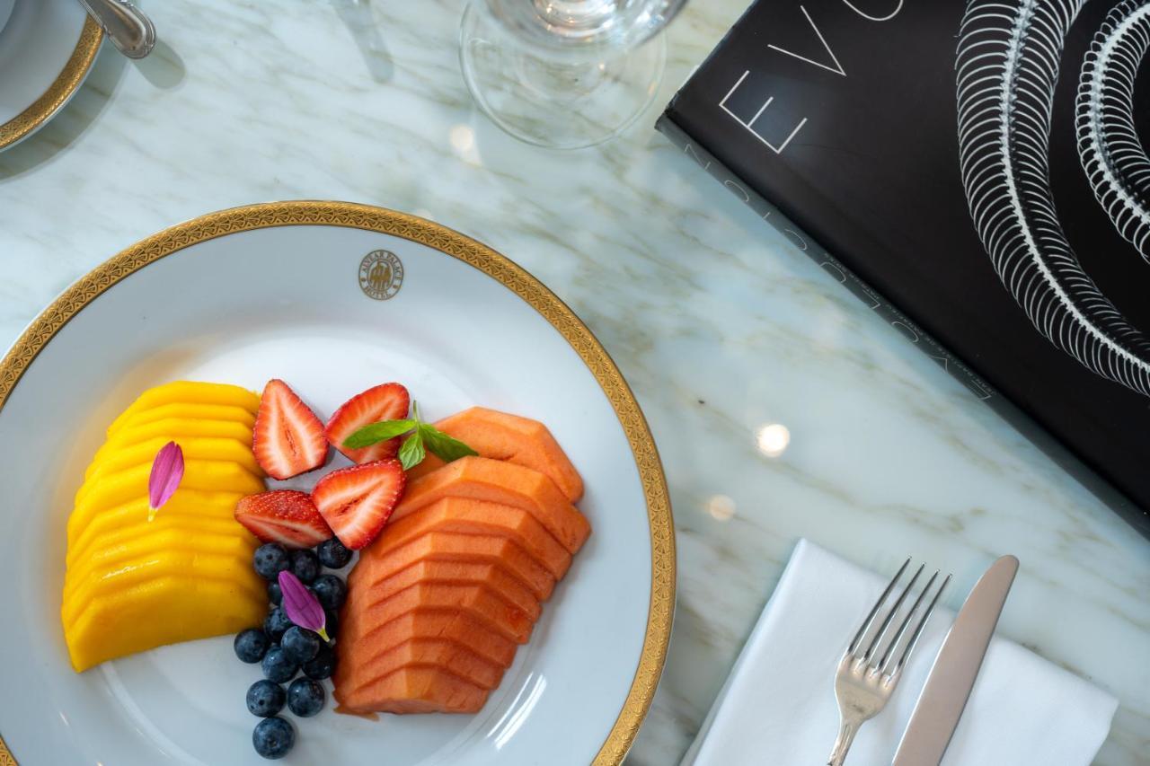 Alvear Palace - Leading Of The World