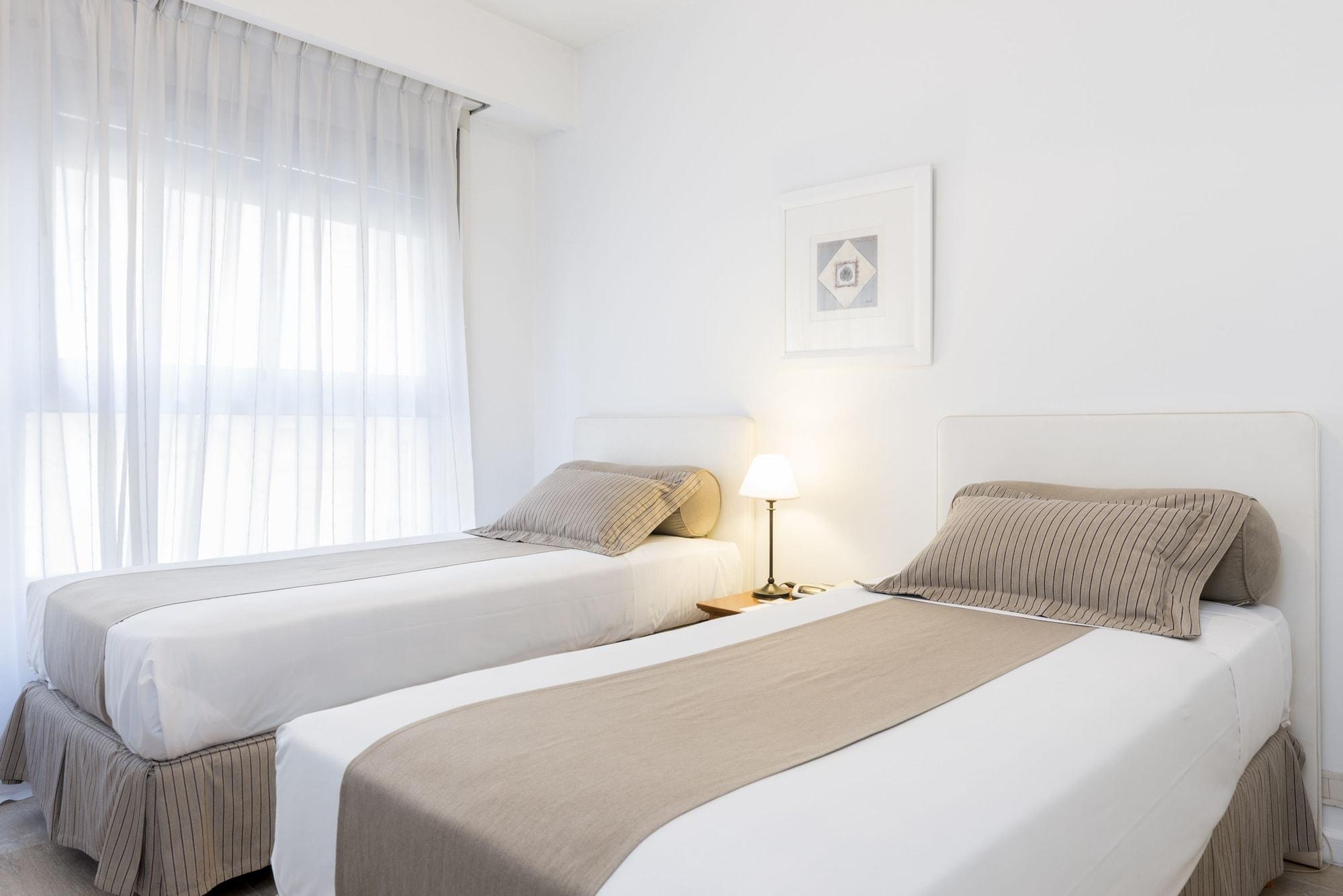 Loi Flats Hotel