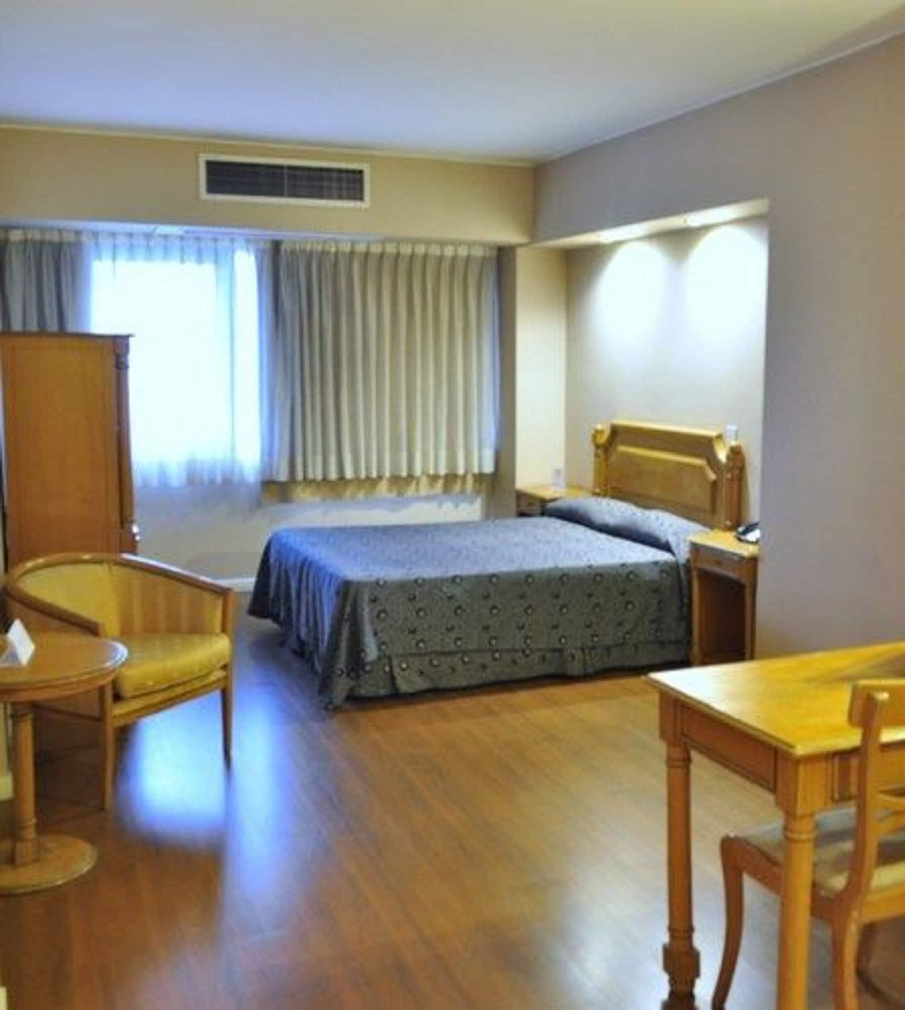 Up America Plaza Hotel