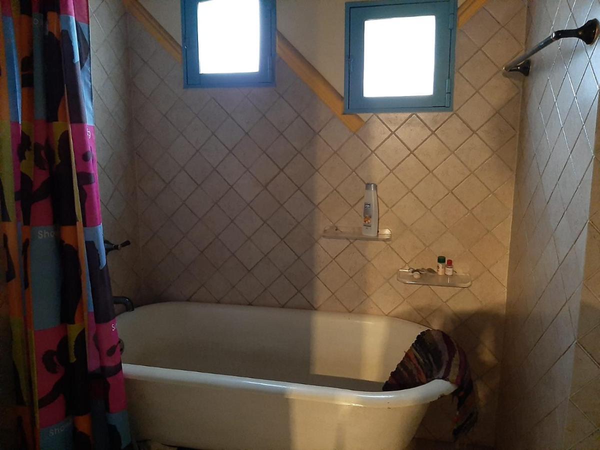Privatunterkunft Cuartos En El Segundo Piso De Casa De Artista En Flores