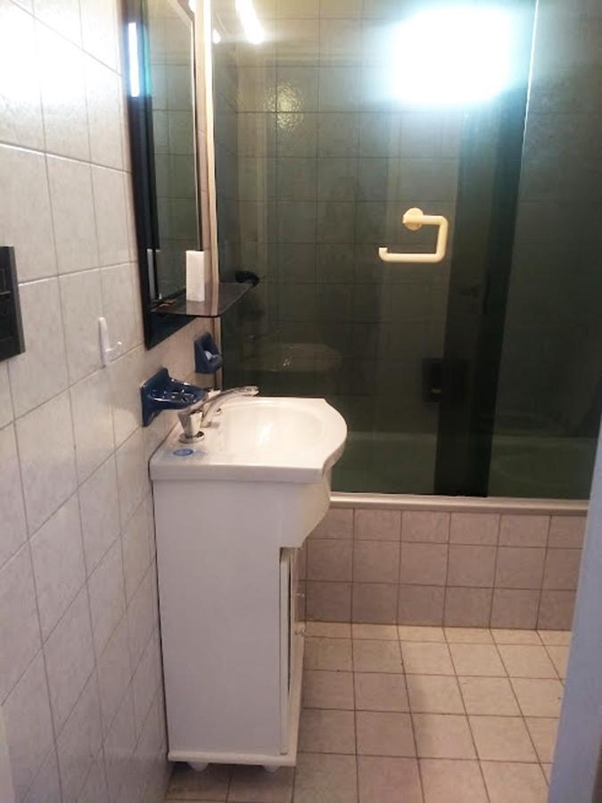 4 Huespedes A 1 Cuadra De Parque Centenerario. Zona Hospitales *