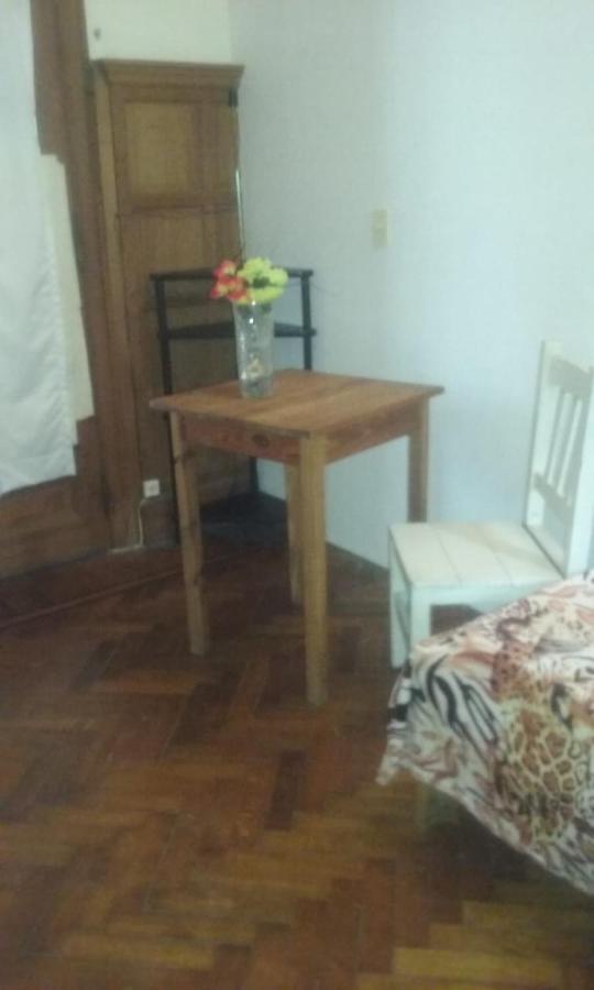 Habitac Indiv Casa De Familia, Flores * Buenos Aires