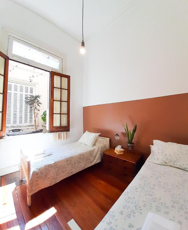 Lopez & Hostal