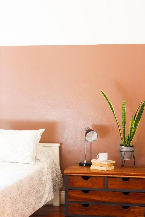 Hostal Lopez & *