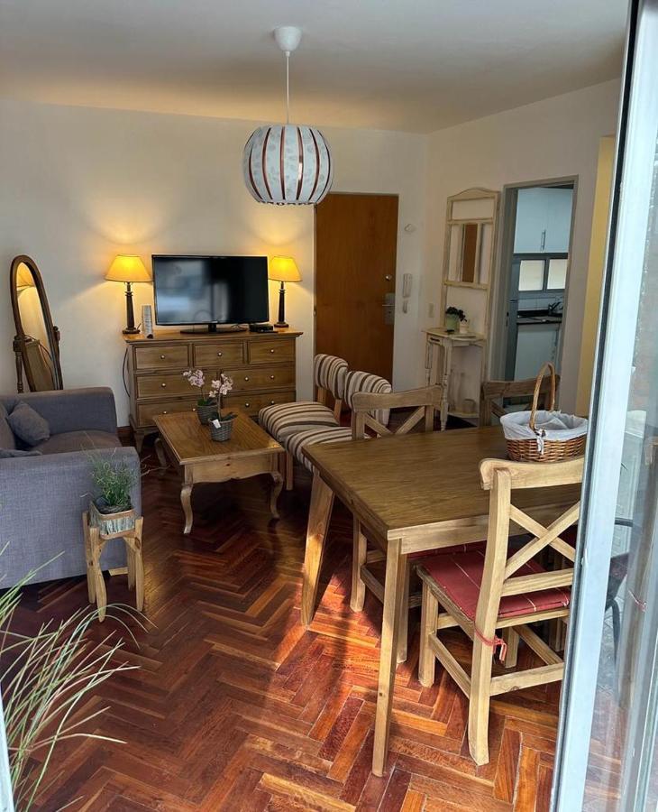 Apartamento Semipiso En La Mejor Zona De Belgrano Todo Al Frente Con Parking Privado Y A Metros Del Subway 2 Parrrilla Solarium Cocina Amplia Lavadero Y Mobiliario Todo A Nuevo Apartment