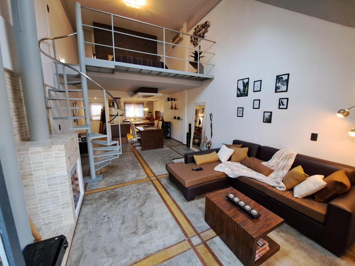 Stylish Amplio Duplex Loft Cochera-parking Canitas - Palermo Equipado - Tarifas En Ars, Solo Argentinos Apartment *