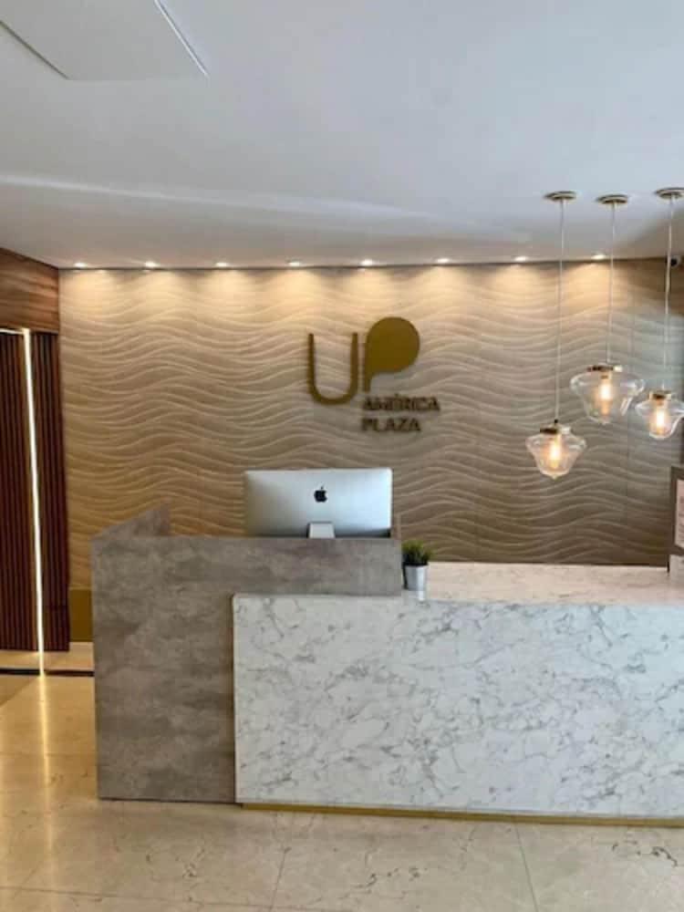 Up America Plaza 3*