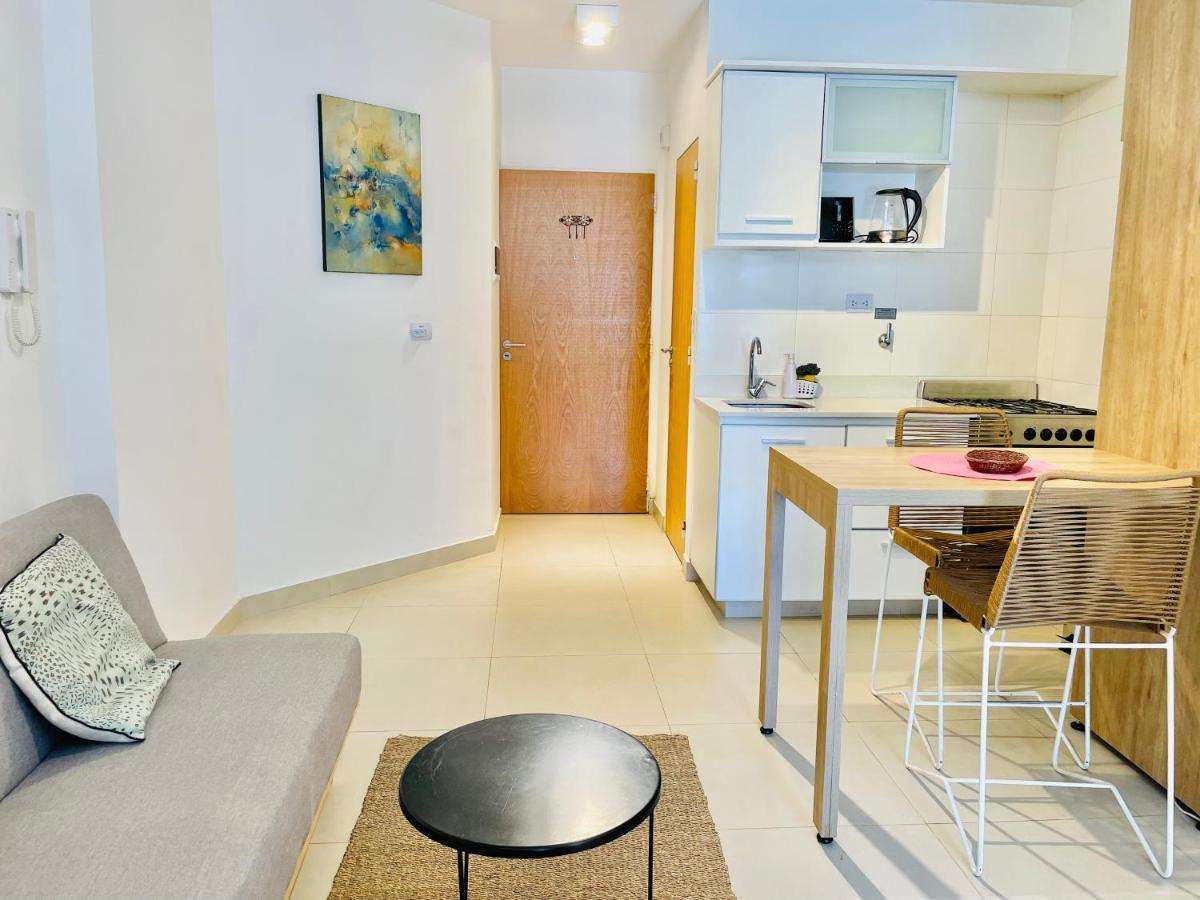 Urban Dreams Apartment *
