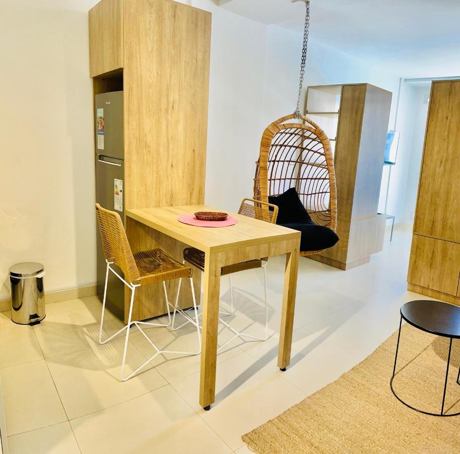 Urban Dreams Apartment *