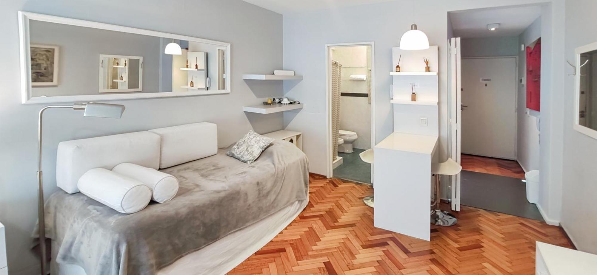 Beautiful In The Center Of Apartment *
