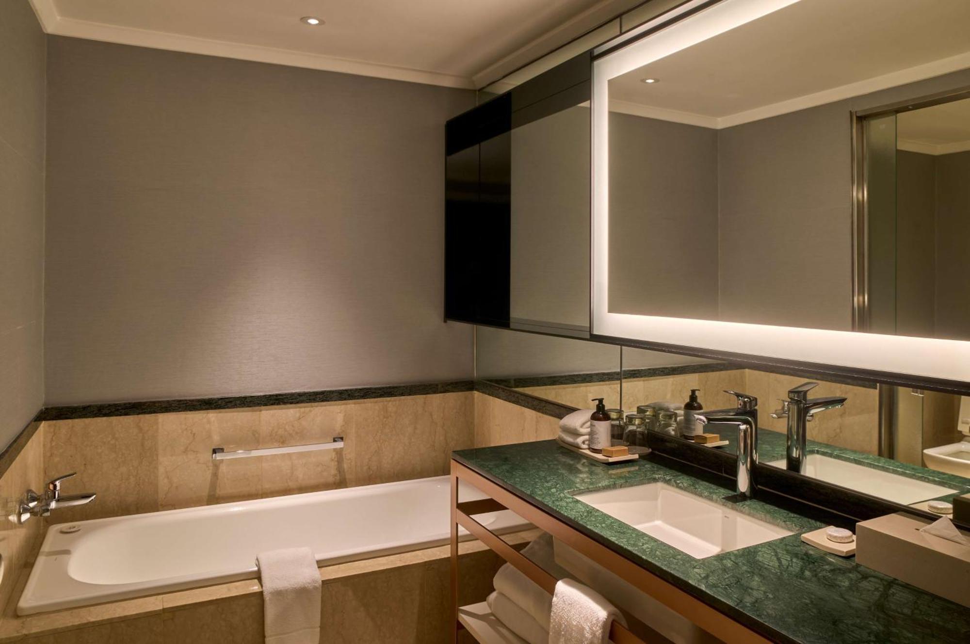Hilton 5*