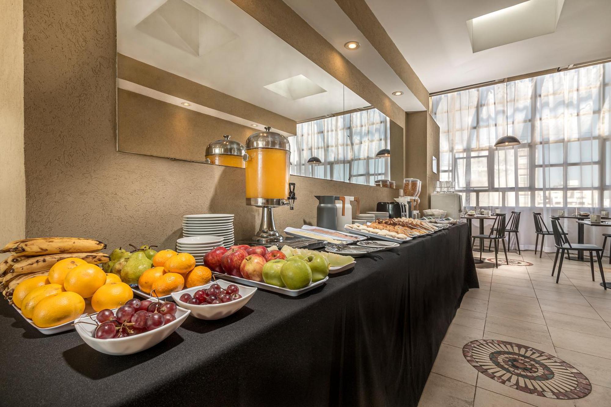 Hotel Up America Plaza 3*