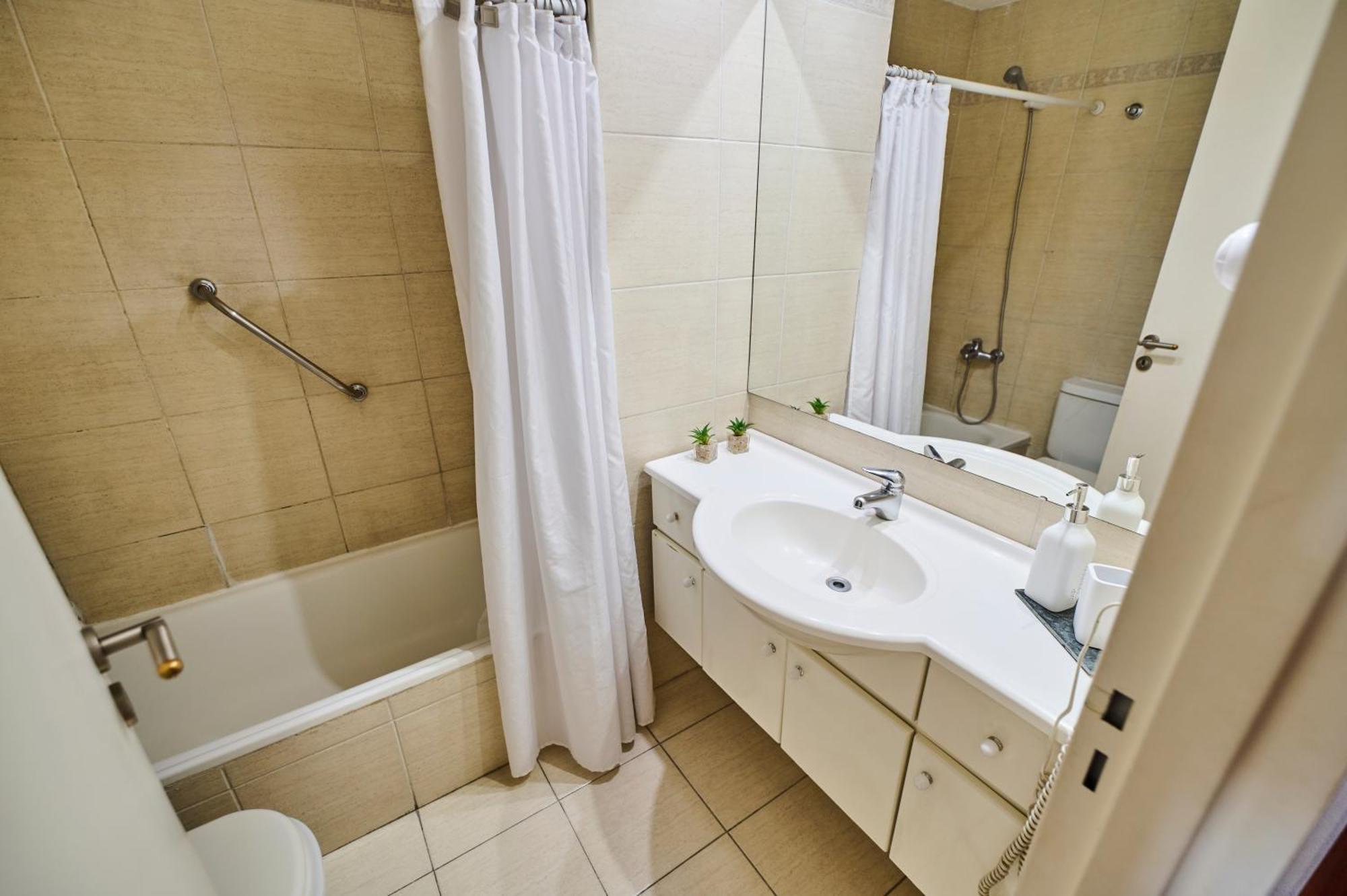 Recoleta: Elegance, Pool And Prime Location