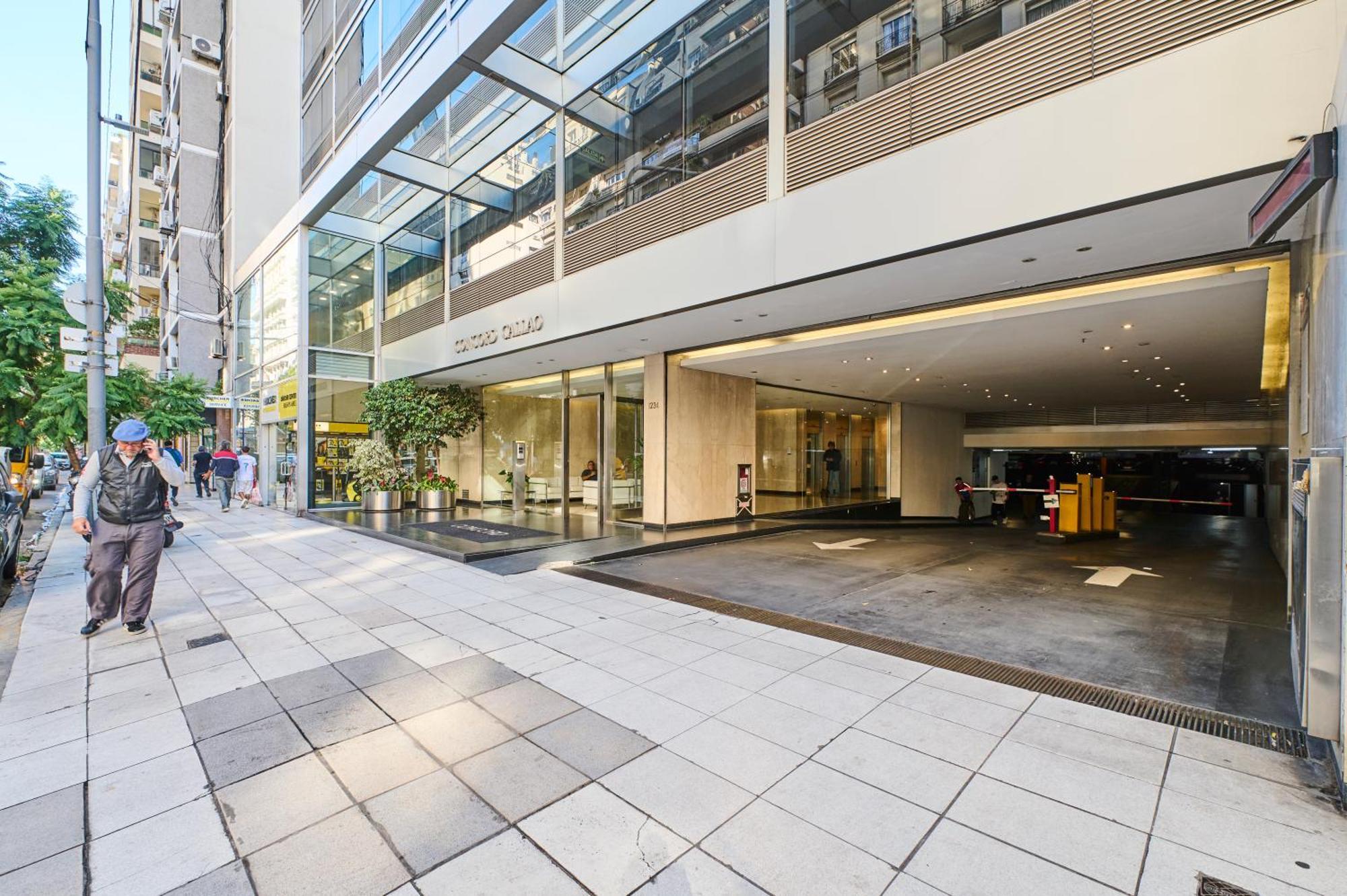Recoleta: Elegance, Pool And Prime Location Apartamento