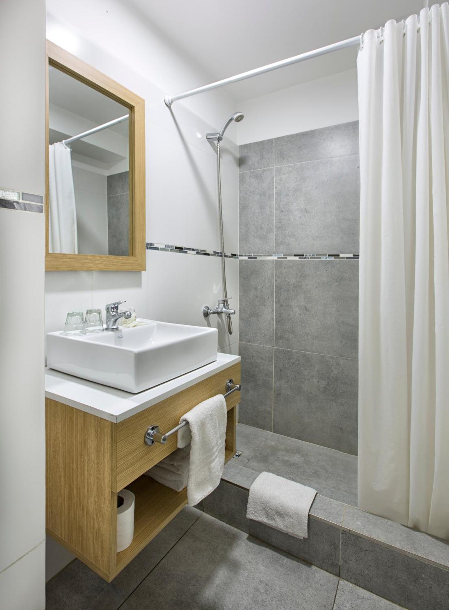 Embajador Hotel 3*