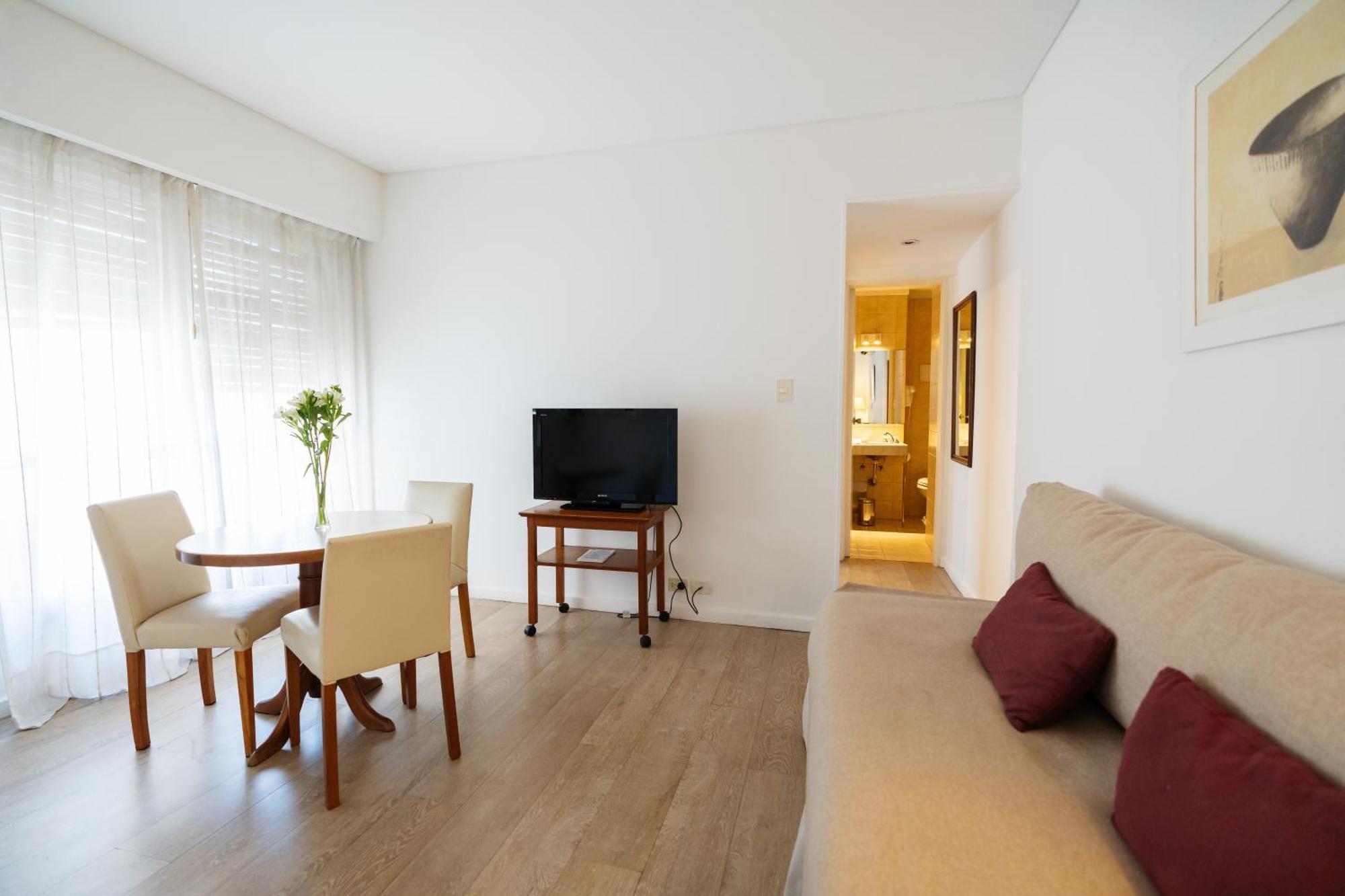 Loi Flats Hotel