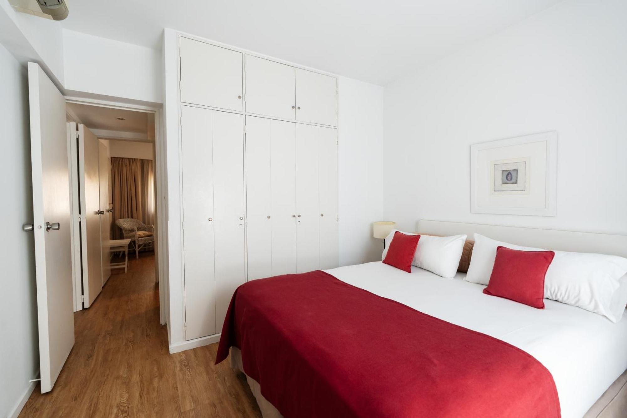 Hotel Loi Flats 4*