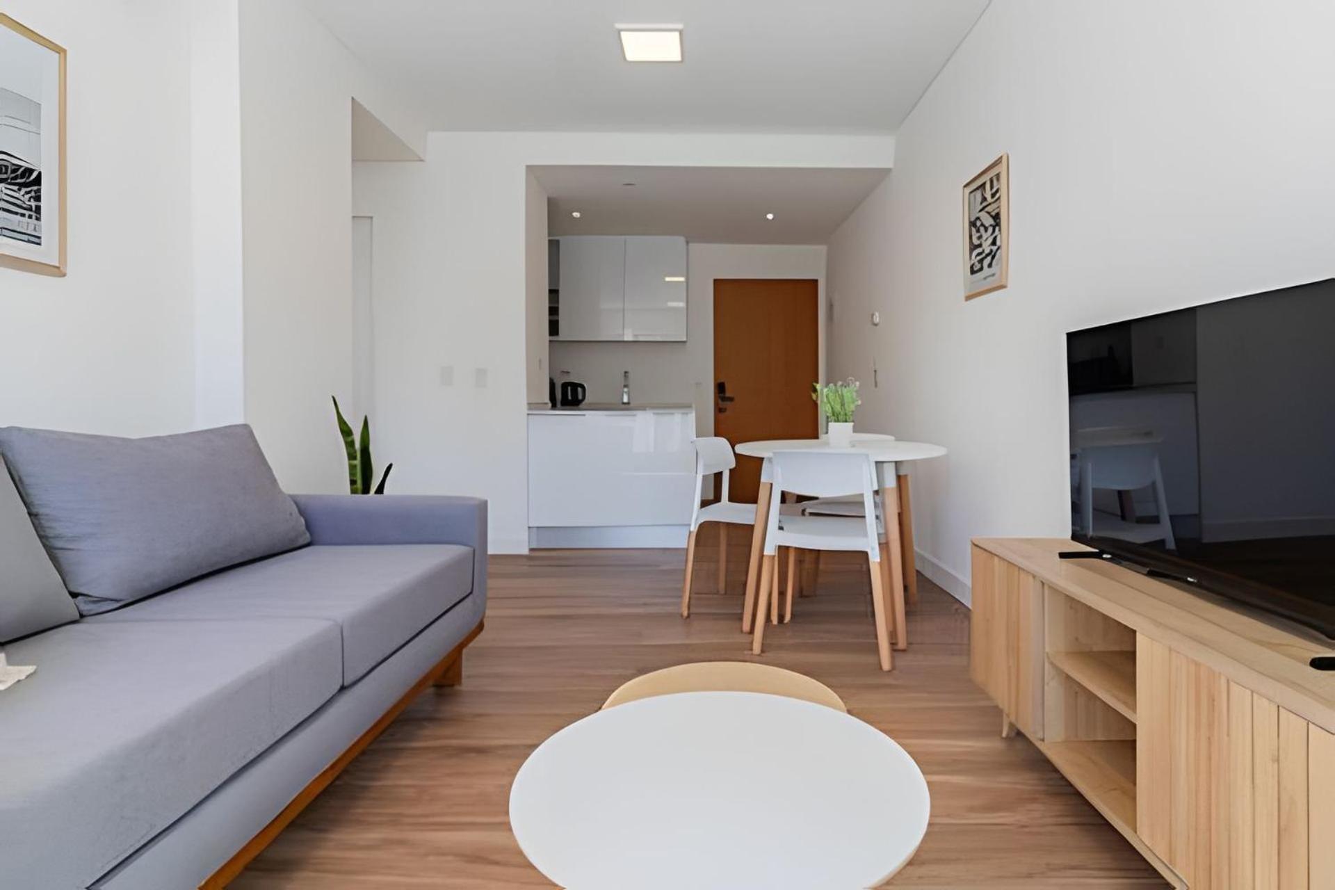 Holiday home Stunning 1br W/ Pool, Gym, & Sauna *
