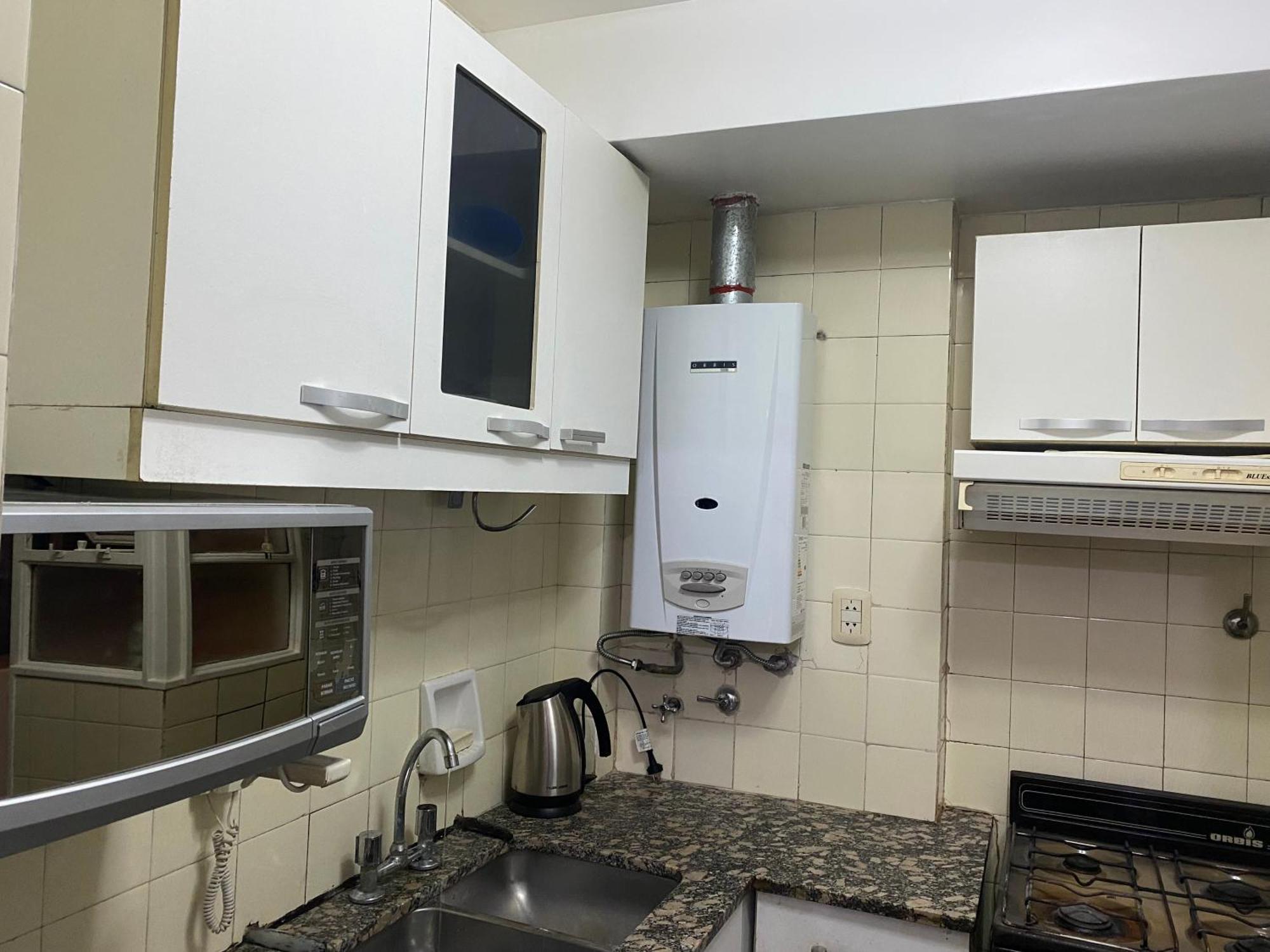 Departamento Excelente, 3 Ambientes En Caballito, Balcon A La Calle 4 Personas