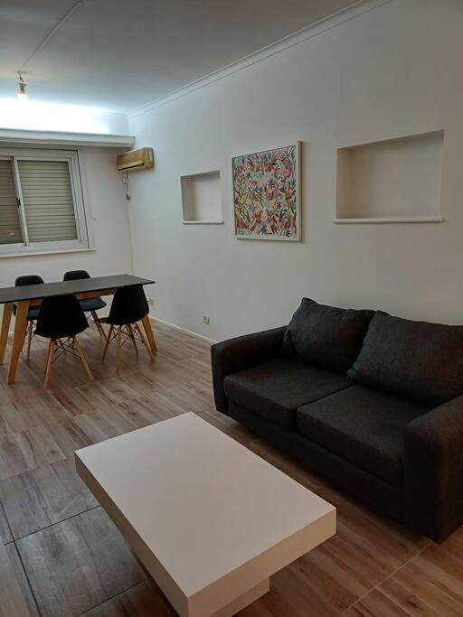 Espacioso Y Moderno Departamento Con Patio * Buenos Aires