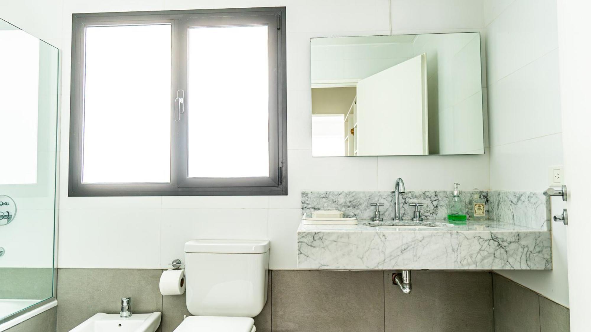 Apartamento Blanco Con Balcon Apartment Buenos Aires