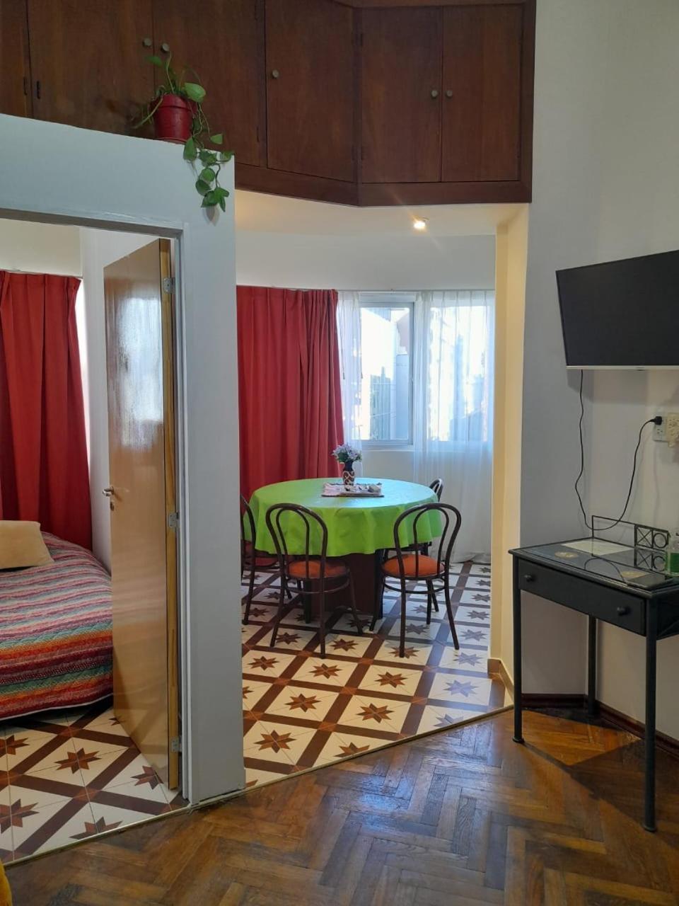 Corrientes Y Esmeralda Teatros! Gran Ubicacion 2 6pax Equipado Y Comodo Buenos Aires