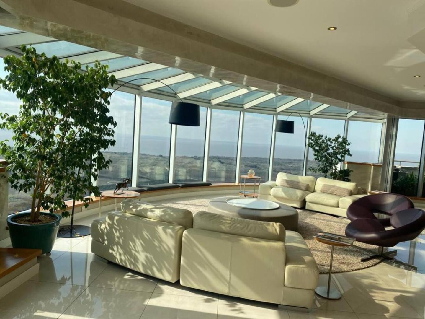 Penthouse 650m2 Vista Al Rio Apartment *