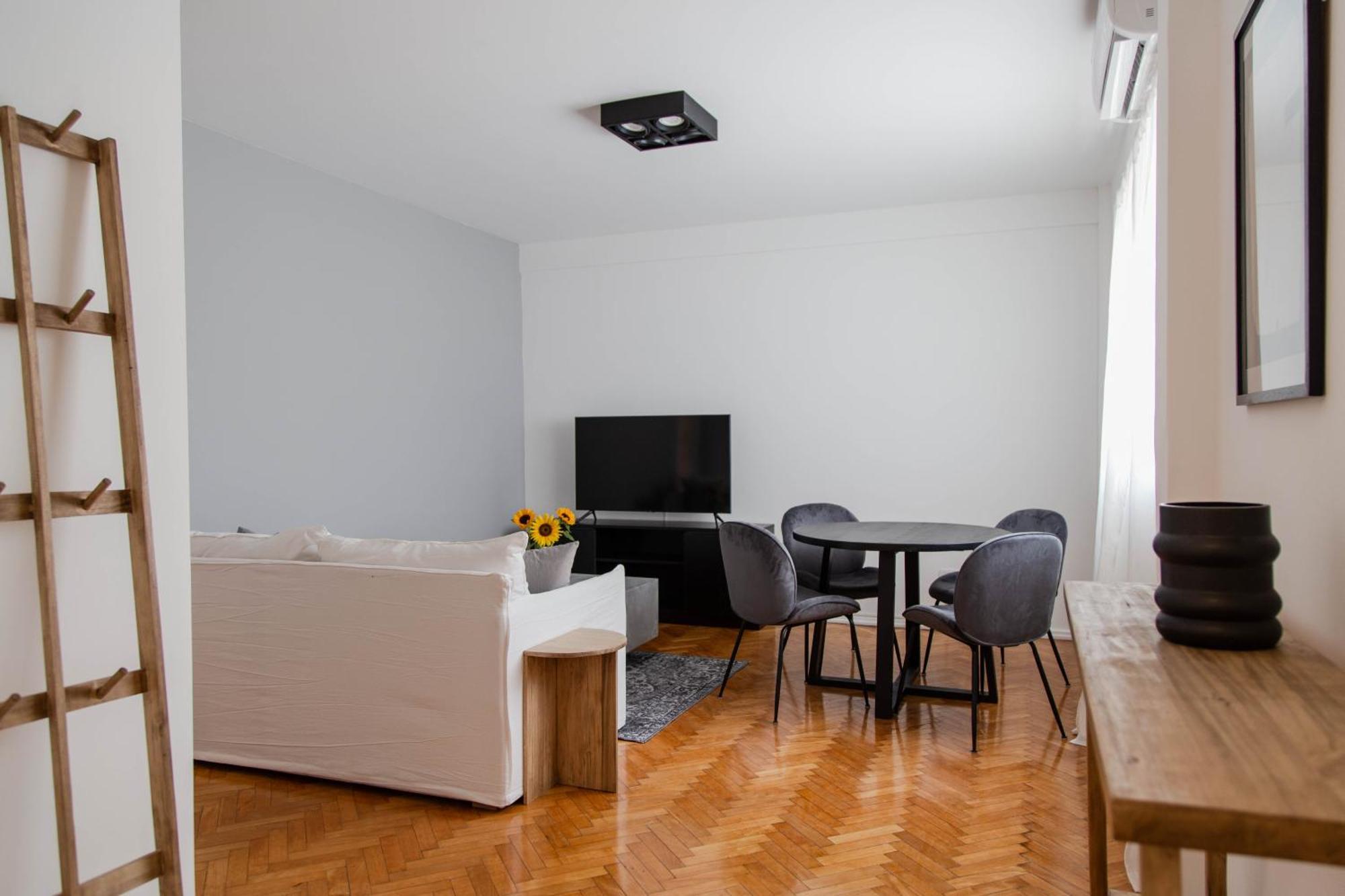 Azolla Unique Apartment