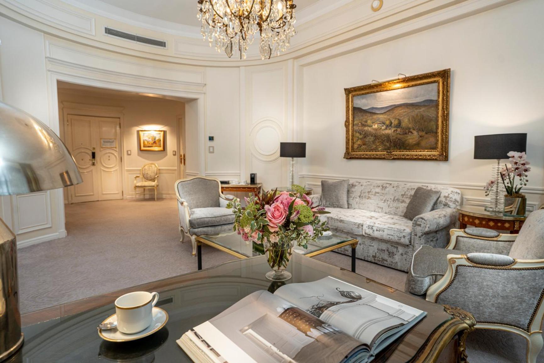 Alvear Palace - Leading Of The World