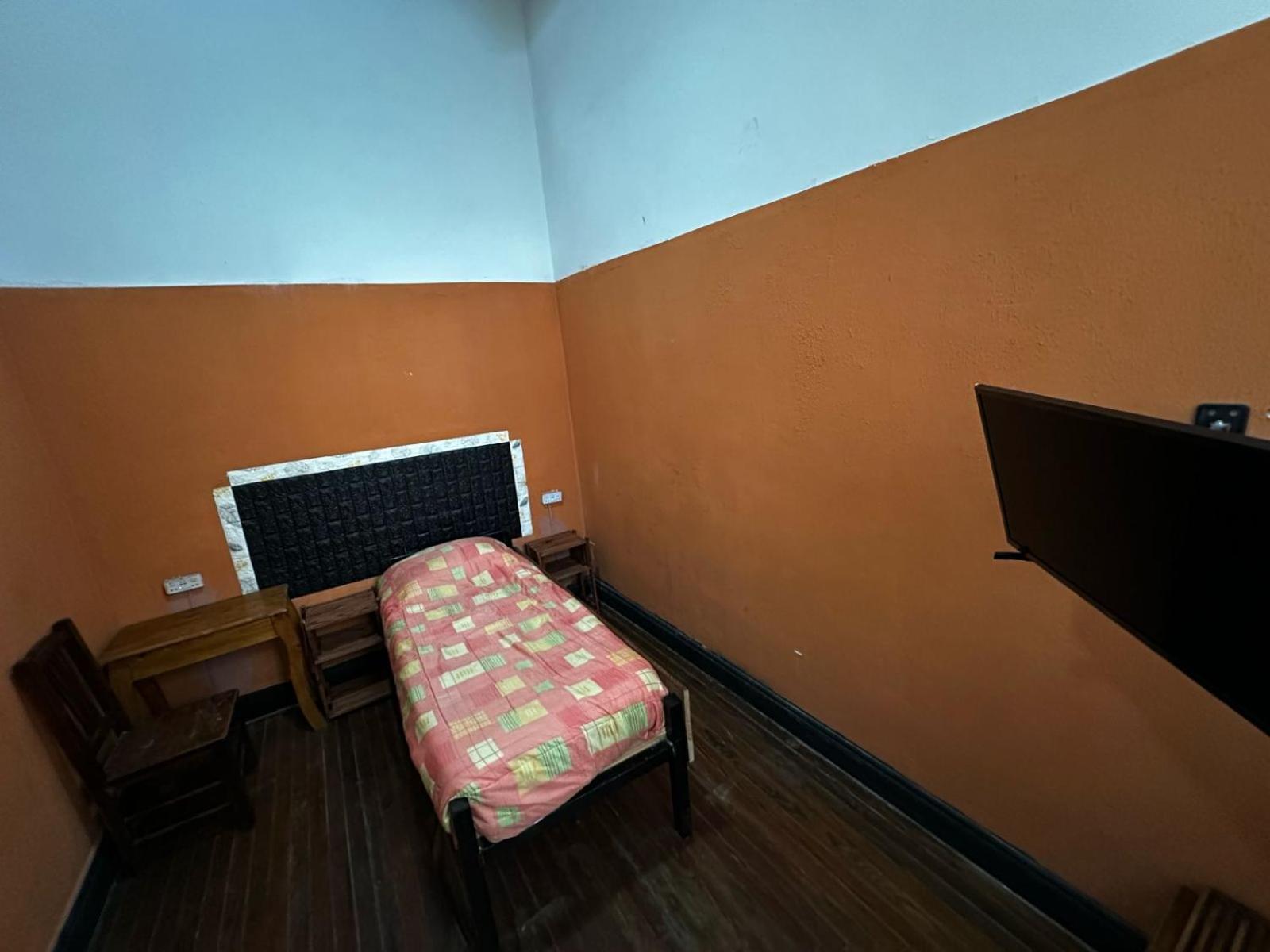 Ideal Center Hostel *