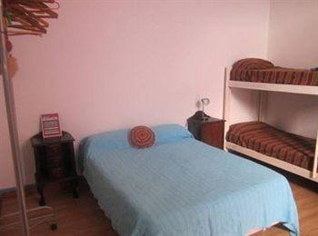 Play Soho Hostel *