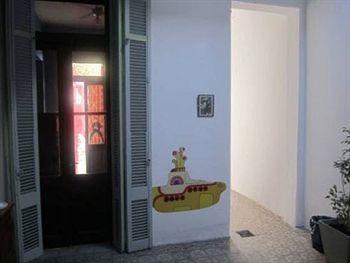 Play Soho Hostel *