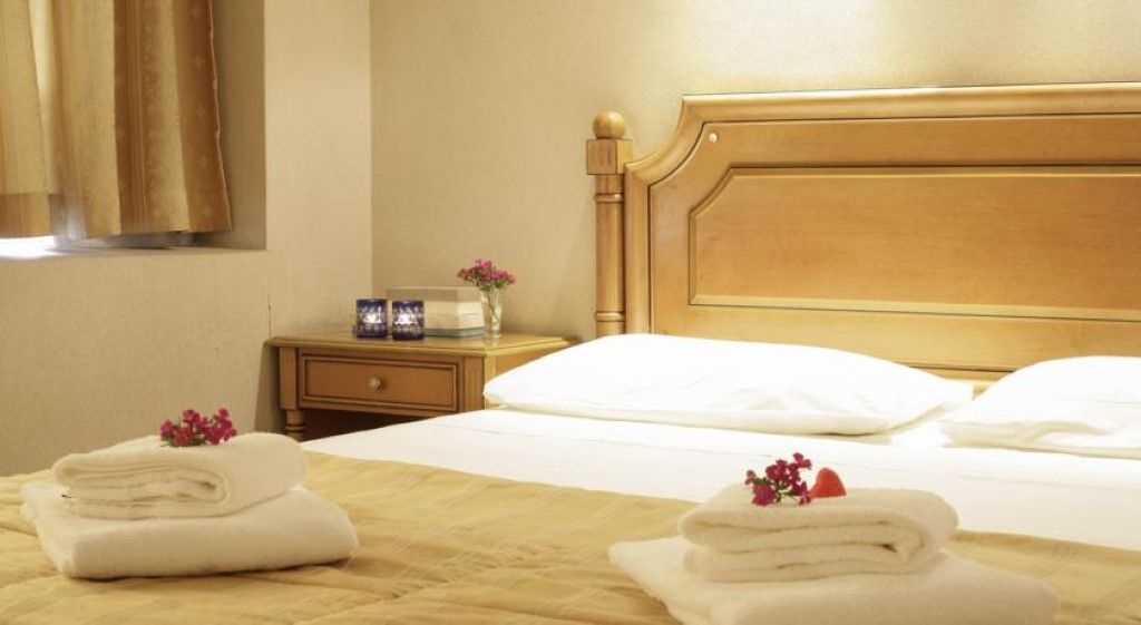 Hotel Up America Plaza 3*