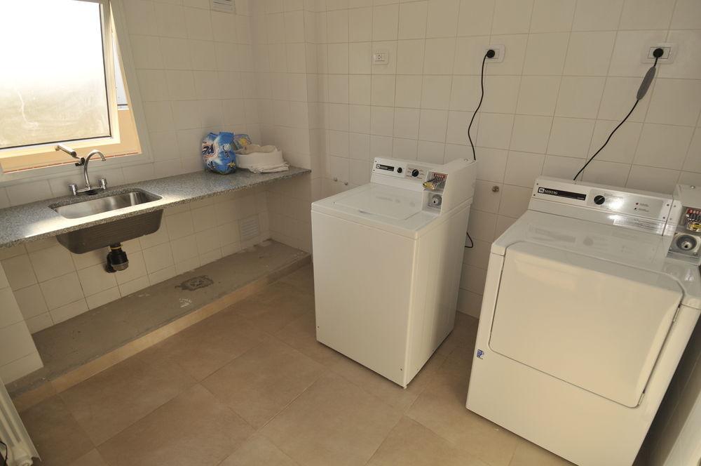 Entis Residencia Universitaria Guest house 2*