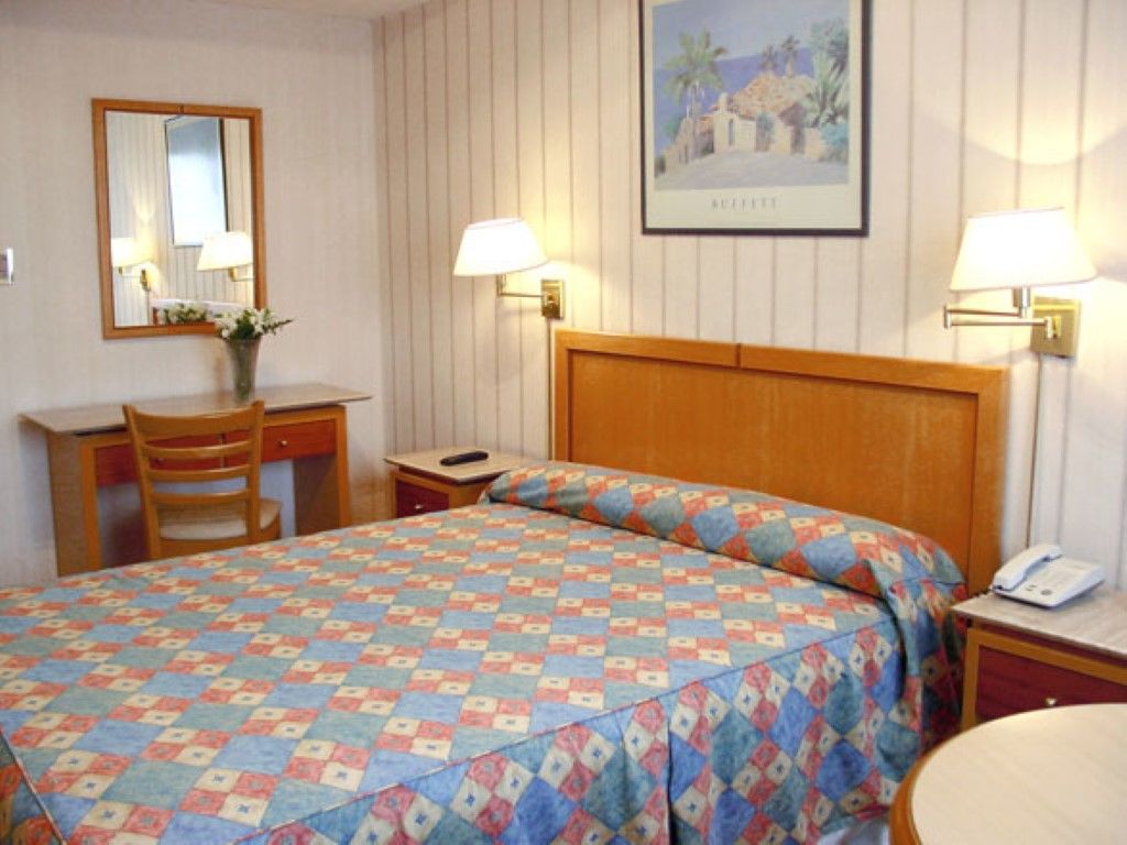 Embajador Hotel 3*